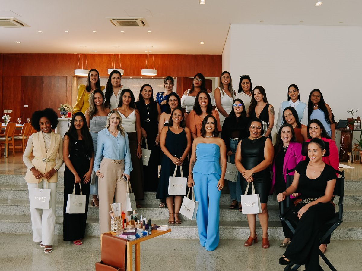 Grupo de participantes do Essência do Lar